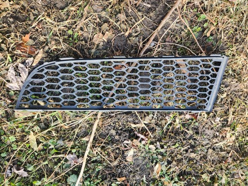 BMW 7 F01  Front M Bumper Lower Right Grille 51117903674 7903674 2015 OEM SPORT 