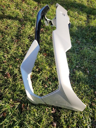 2018 2019 2020 2021 LAMBORGHINI URUS FRONT BUMPER COVER WHITE OEM USED SPORT