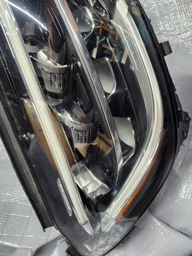 MERCEDES GLC300 HEADLIGHT RIGHT PASSENGER 2020 2021 2022 LED A2539067401 OEM