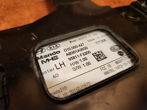 16-19 HYUNDAI ELANTRA LEFT SIDE BLIND SPOT RADAR SENSOR 95811-F2200 OEM Bracket 