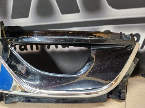 2014-2016 KIA CADENZA RIGHT FOGLIGHT BEZEL 865643R500 OEM