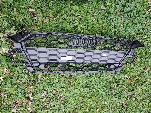 20 21 22 23 AUDI S5 FRONT BUMPER GRILLE GRILL W/ EMBLEM OEM 36213497 BLACK 