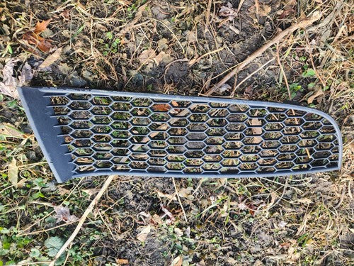 BMW 7 F01  Front M Bumper Lower Right Grille 51117903674 7903674 2015 OEM SPORT 