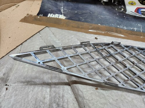 2017-2022 BENTLEY CONTINENTAL GT III LEFT DRIVER SIDE FRONT BUMPER CHROME GRILL