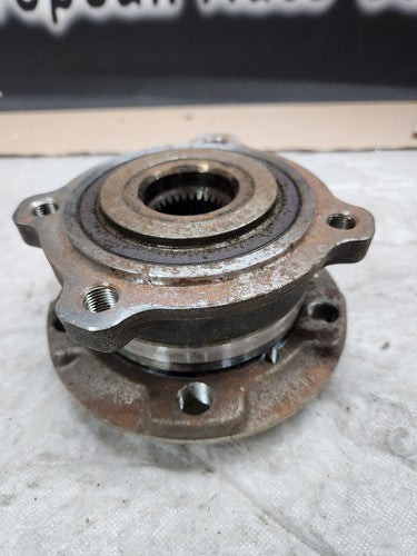 10-18 BMW 535 550 640 650 740 750 Rear Wheel Bearing Spindle Hub F01 F02 F07 F10
