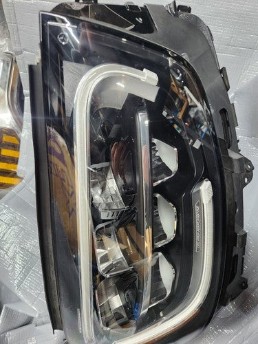 MERCEDES GLC300 HEADLIGHT RIGHT PASSENGER 2020 2021 2022 LED A2539067401 OEM