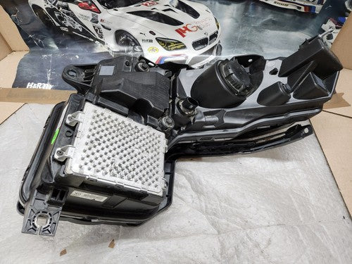 2021 2022 2023 RIVIAN R1T RIGHT RH PASSENGER SIDE LED HEADLIGHT COMPLETE OEM