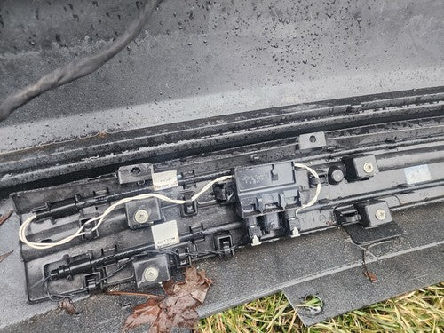 14-17 MASERATI QUATTROPORTE REAR BUMPER SENSOR COVER PANEL FACTORY OEM PDC NICE 