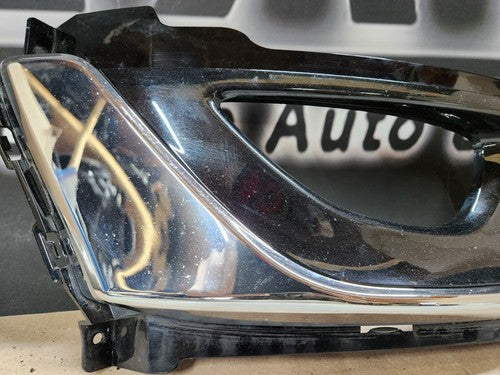 2014-2016 KIA CADENZA RIGHT FOGLIGHT BEZEL 865643R500 OEM