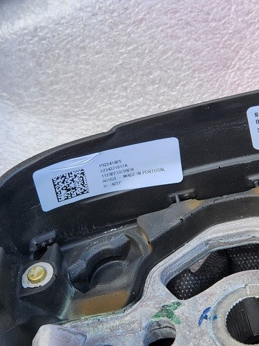 NEW Volvo XC40 Steering Wheel, 3 Spoke - 32366941 OEM 