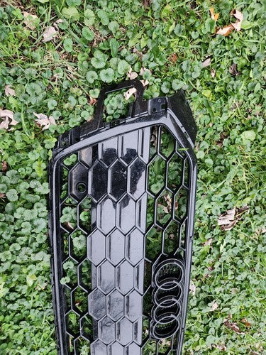 20 21 22 23 AUDI S5 FRONT BUMPER GRILLE GRILL W/ EMBLEM OEM 36213497 BLACK 