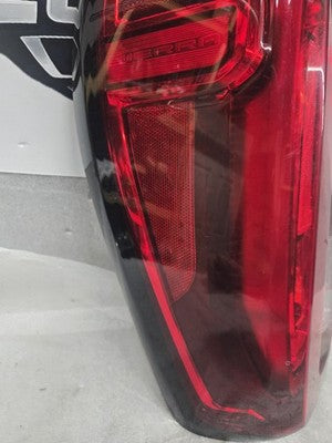 2019 - 2024 GMC Sierra Left Driver OEM LED Taillight Lamp 86820473