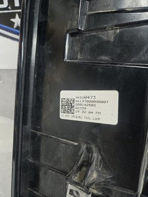 2019 - 2024 GMC Sierra Left Driver OEM LED Taillight Lamp 86820473