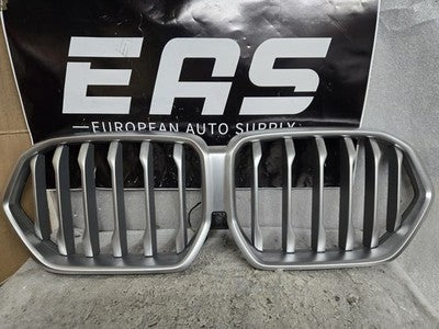 23 24 25 26 BMW X6 G06 GRILLE OEM FRONT CENTER GRILL CAMERA LED Illuminated 