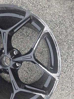 21 LAMBORGHINI REVUELTO Factory  OEM FRONT WHEEL RIM 47B601017R 47B601017 BLACK