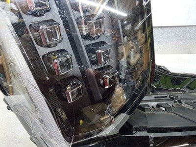 2024 2025 2026 Kia Ev9 Headlight Right RH Passenger OEM LED 92102-D0120 *Cracked