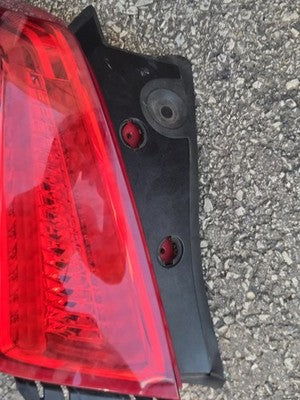 2017-2019 Cadillac XT5 LED Tail Light Left Driver Side 84245000 OEM