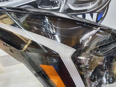 2024 2025 2026 Kia Ev9 Headlight Right RH Passenger OEM LED 92102-D0120 *Cracked