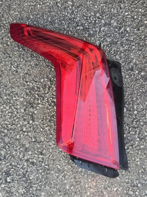 2017-2019 Cadillac XT5 LED Tail Light Left Driver Side 84245000 OEM