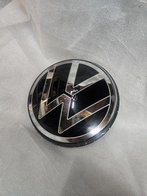 VOLKSWAGEN ATLAS 2024 2025 FRONT GRILLE EMBLEM 3CN853600D OEM