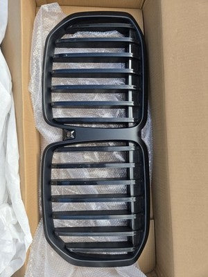2023-2026 BMW X7 OEM Front Upper Grille w/ Iconic Glow Shadowline 51135A23E89