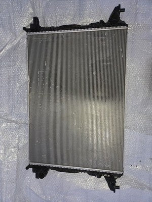 2019-2024 Lamborghini Urus Engine Motor Water Radiator Cooler 4M0121251M OEM