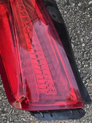 2017-2019 Cadillac XT5 LED Tail Light Left Driver Side 84245000 OEM