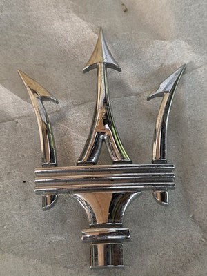 OEM Maserati Front Grille Trident Emblem Badge Ghibli Quattroporte 670005377