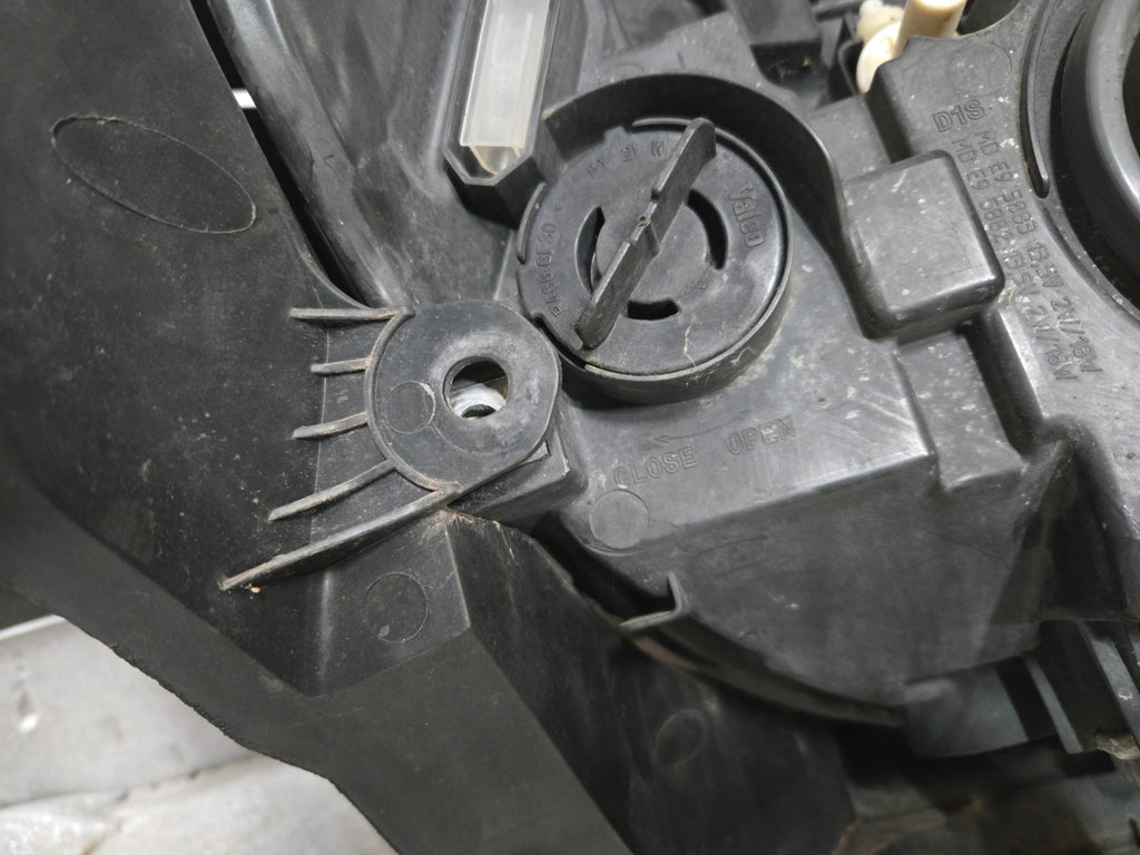 2013-2015 BMW E84 X1 Left LH Driver Adaptive Bi-Xenon Headlight COMPLETE OEM