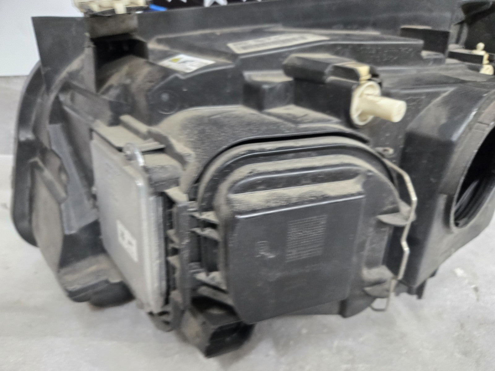 2013-2015 BMW X1 Xenon HID Right RH Headlight Assembly OEM 63117290256
