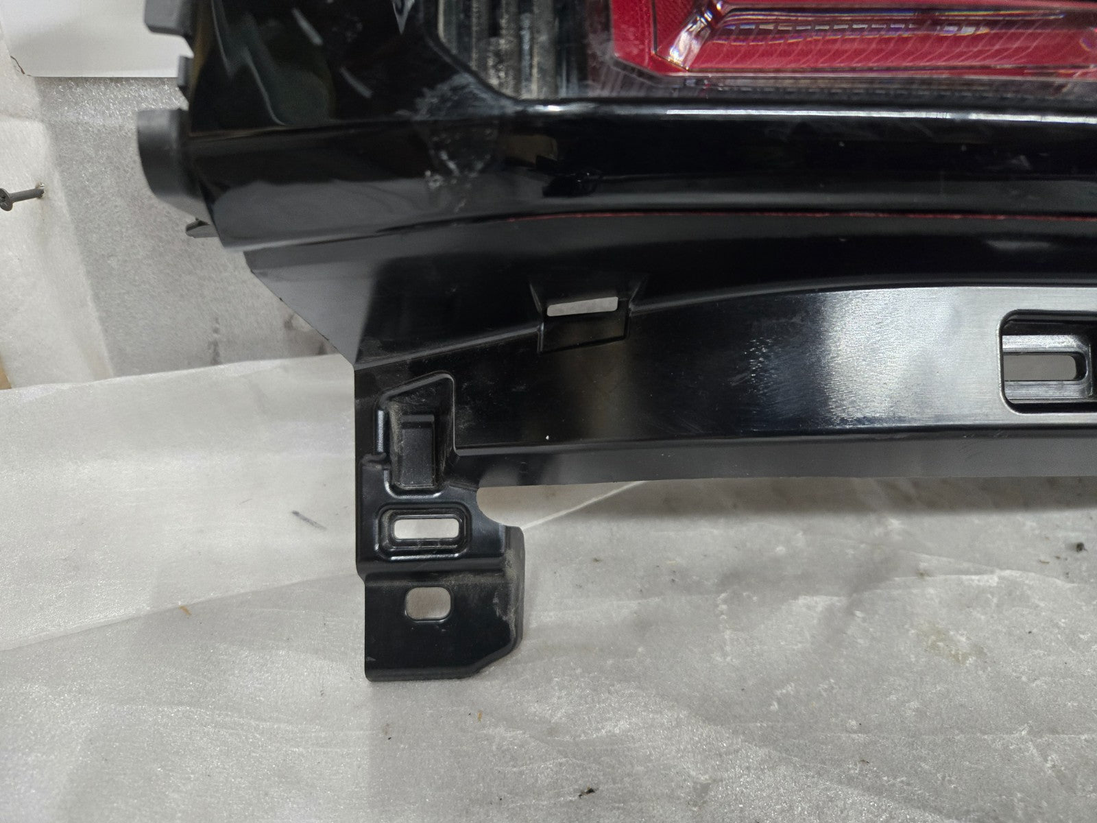 2024-2025 GMC Hummer EV SUV Left Driver LH LED Tail Light Tail Lamp OEM 85008693