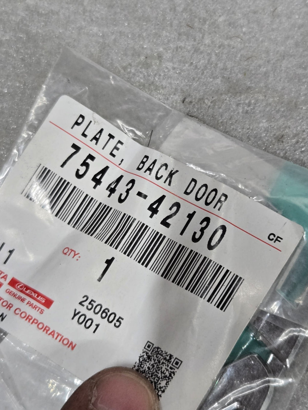 Genuine Toyota Camry XSE Rear Hatch Emblem 75443-42130 NEW OEM