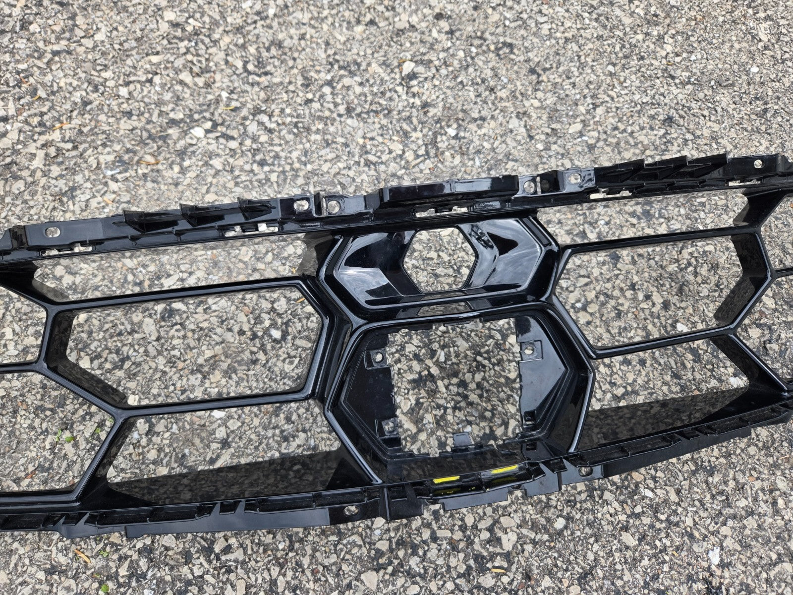 LAMBORGHINI URUS PERFORMANTE 4ML807639A FRONT CENTRE GRILL GRILLE COVER BUMPER