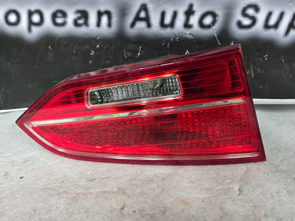 2013-2016 Hyundai Santa Fe Left LH Inner Tail Light Assembly OEM 92405-4Z0