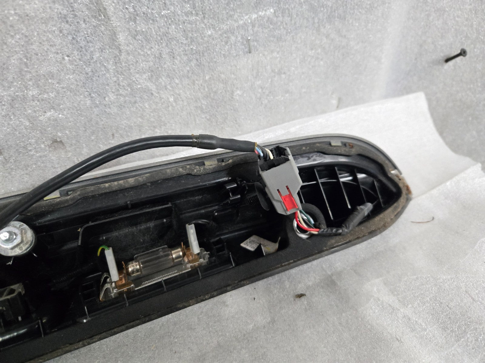 2014-2017 Maserati Ghibli Trunk Deck Lid Cover w/Camera 670010759 OEM 178269
