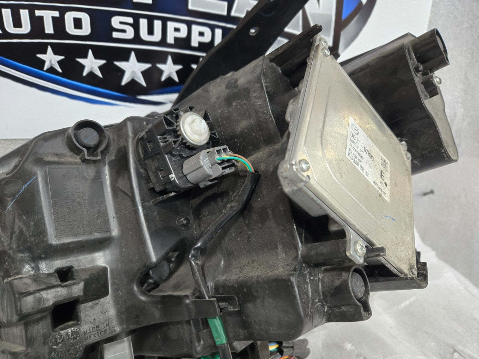 2020-2023 Mazda CX30 Right Passenger WITH Adaptive LED Headlight OEM DGJ1-51030