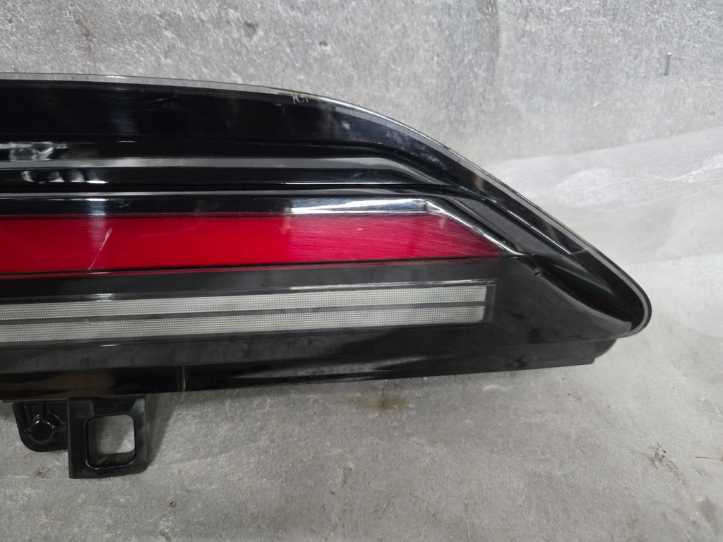 2023-2024 BMW i7 G70 Taillight LEFT LH DRIVER Inner H75A45BA704 OEM