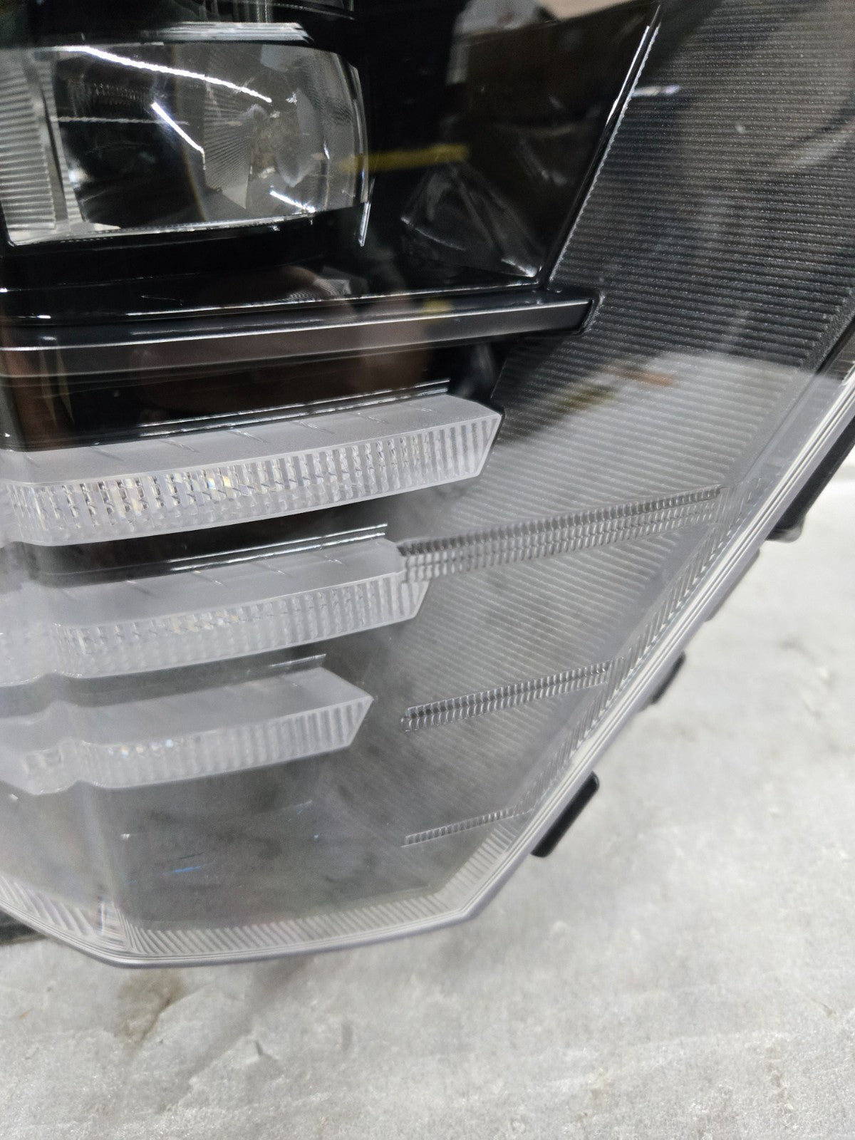2023-2025 HYUNDAI KONA FULL LED HEADLIGHT OEM RIGHT RH PASSENGER 92102-BE020