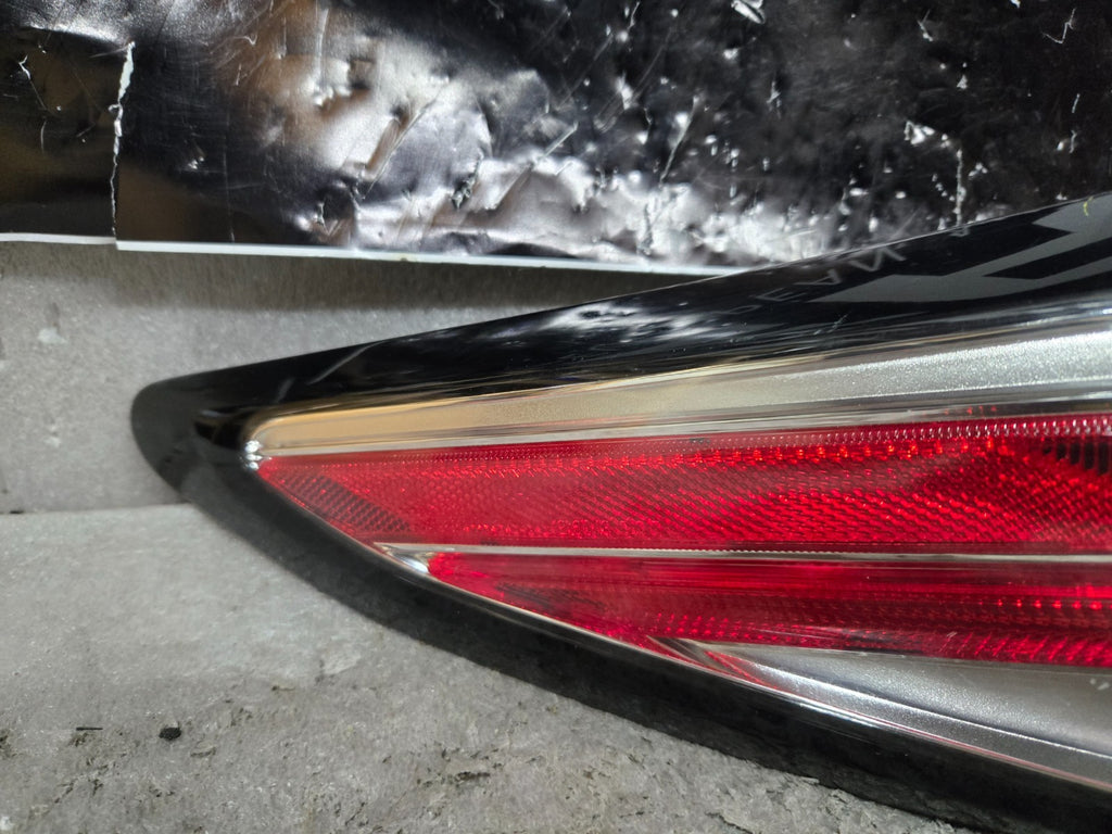 2015-2018 NISSAN MURANO TAIL LIGHT ASSEMBLY LEFT LH DRIVER SIDE OEM