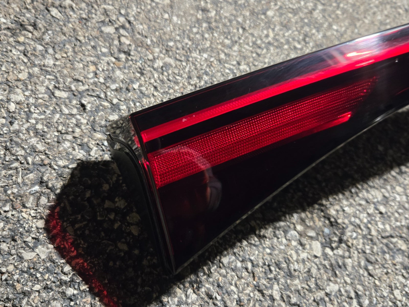 2025-2026 KIA K5 TRUNK LID CENTER TAIL LIGHT REAR COMBINATION 92403L2680 OEM