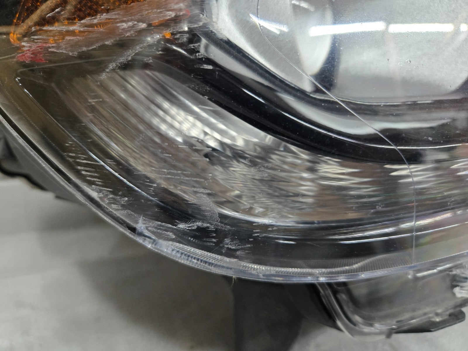 2014-2018 Dodge Durango HID Headlight Right RH Passenger Side 68184830AE OEM R