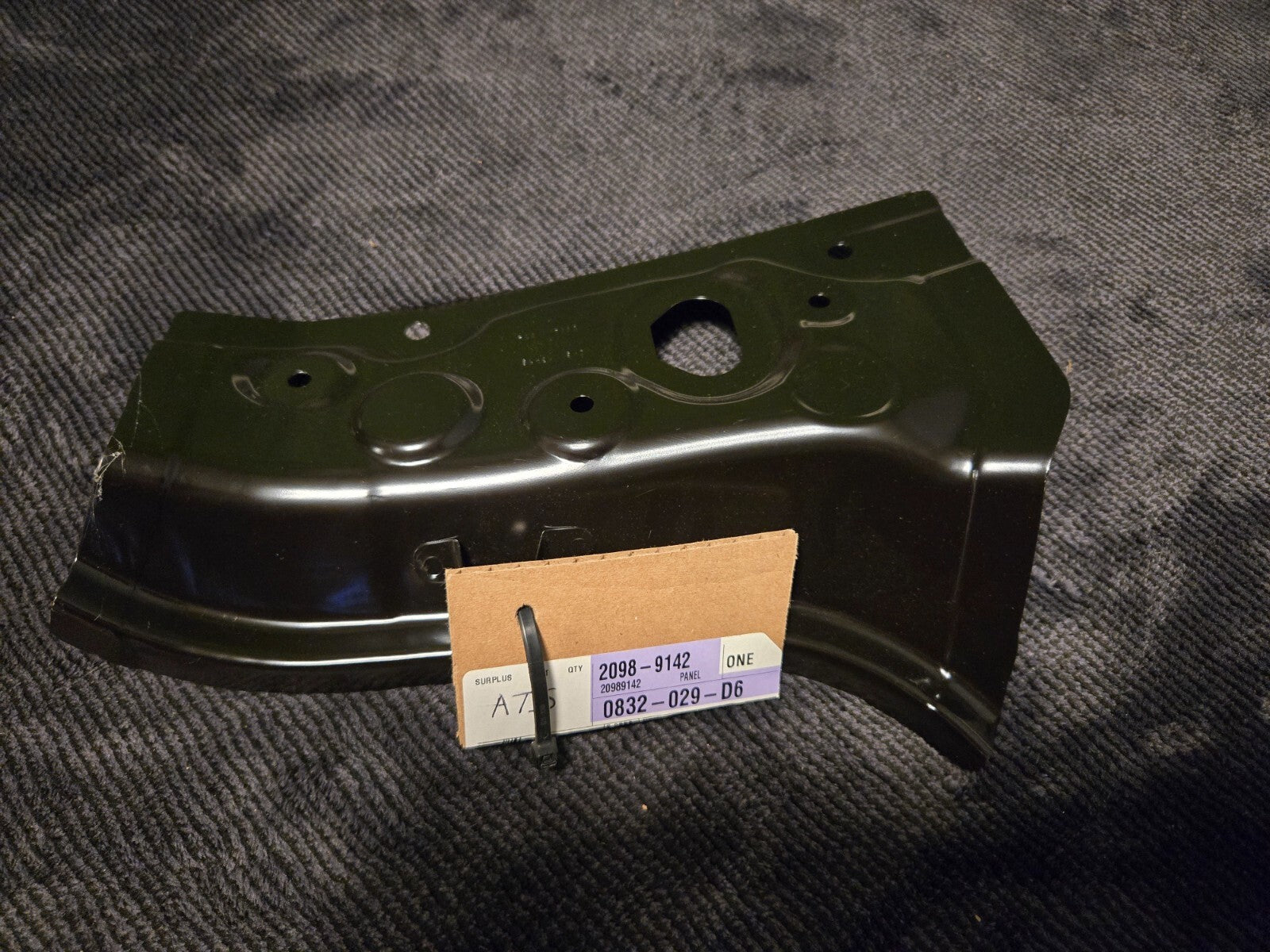 GM Genuine Parts 20989142 Tail Light Panel OEM