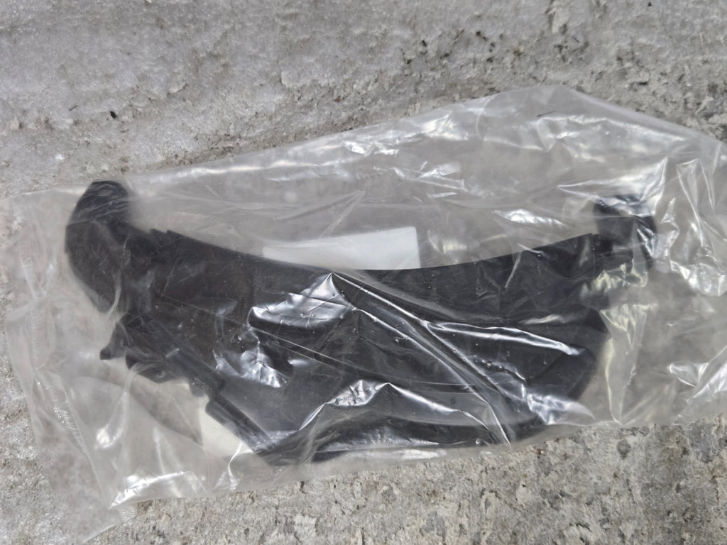 2022-2025 GENESIS GV70 REAR BUMPER CORNER COVER LH DRIVER 86675-AR500 OEM NEW