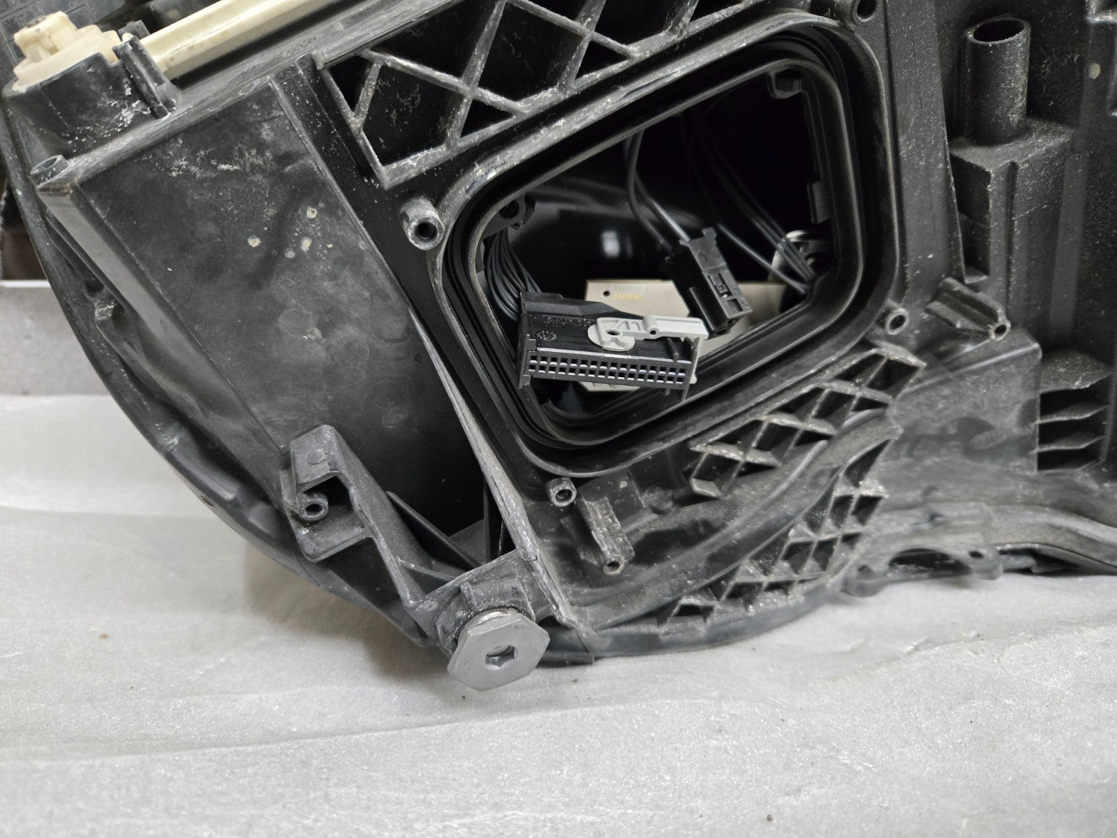 2014 2015 2016 Mercedes Sedan E350 Left LH Driver Headlight Static LED OEM