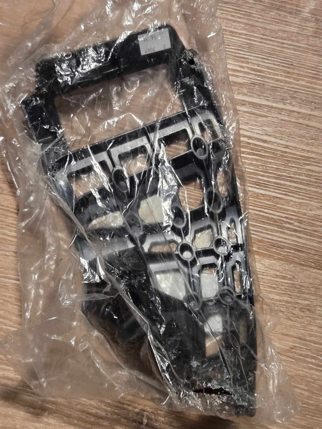 2019-2023 BMW X5 G05 FRONT RIGHT BUMPER UPPER GUIDE SUPPORT BRACKET OEM NEW