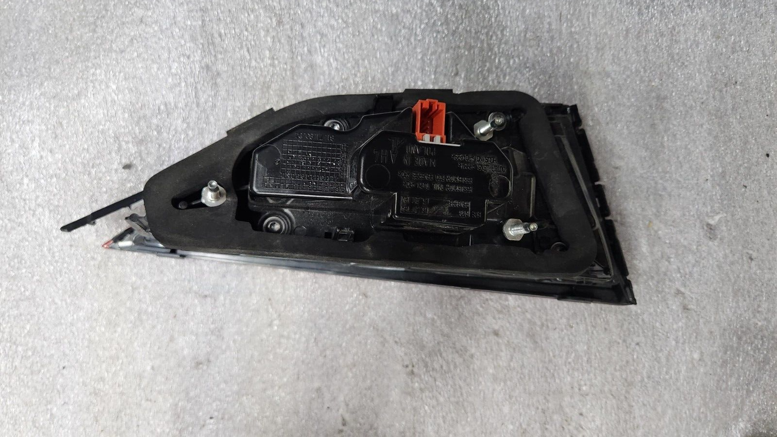 TRUNK-MOUNTED DYNAMIC TAIL LIGHT 8V5945094F AUDI A3 S3 RS3 17-20 RH PASSENGER