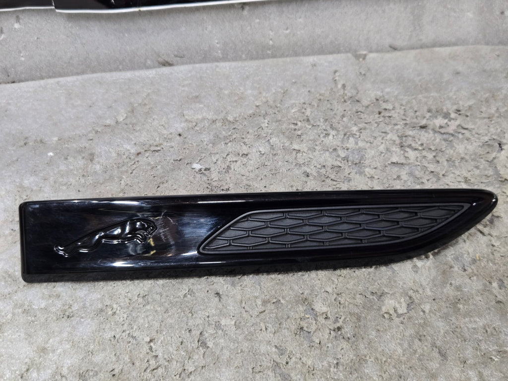 2021-2025 JAGUAR F-PACE FRONT RIGHT FENDER AIR VENT GRILLE TRIM BLACK OEM