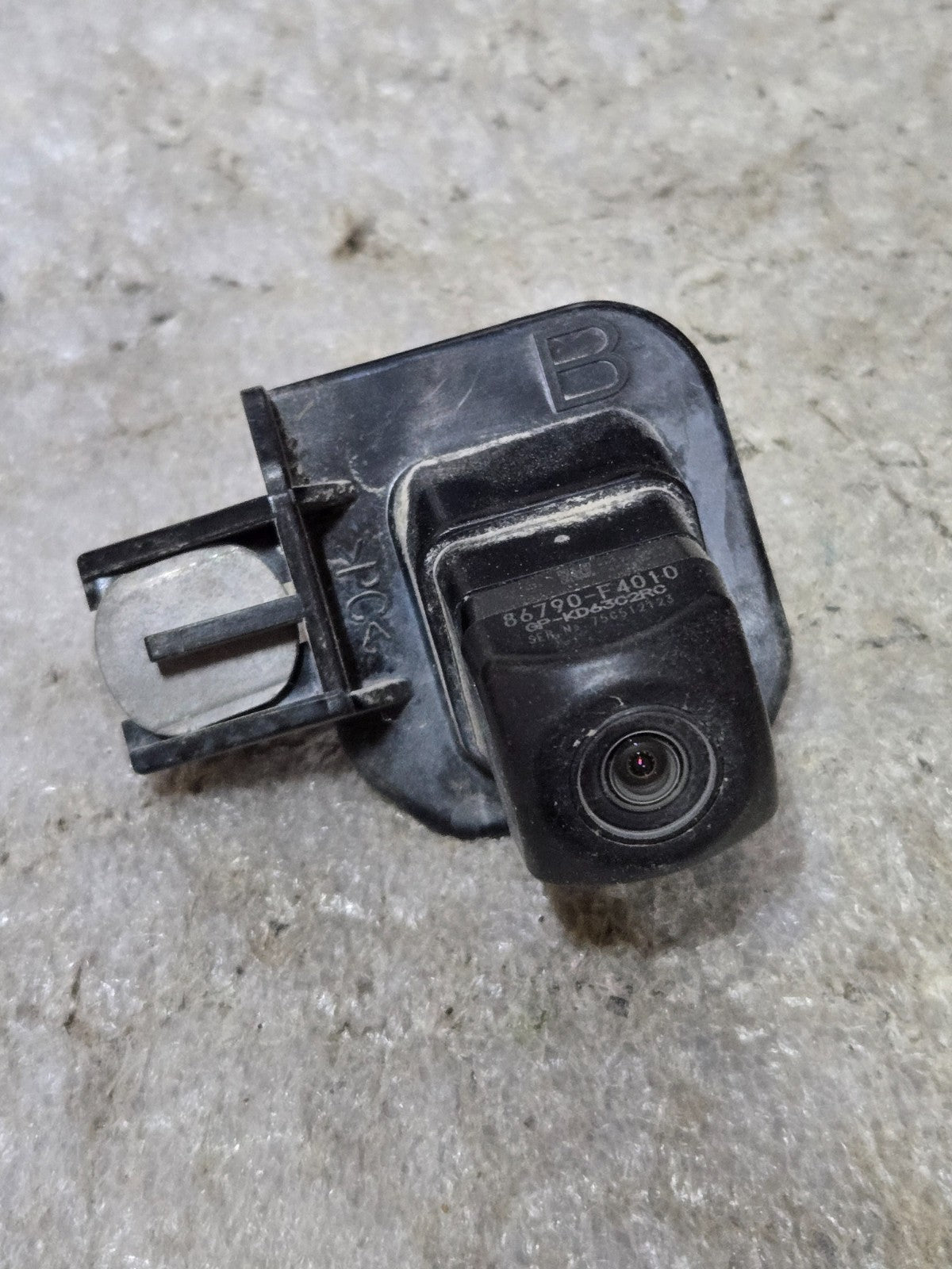 2018 2019 Toyota C-HR Rear View Backup Camera 86790-F4010 OEM