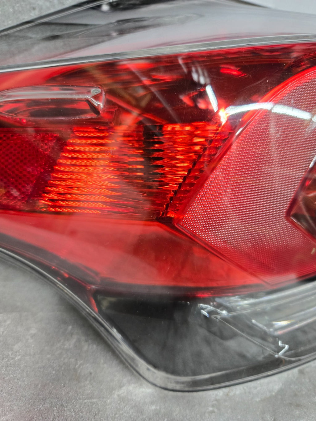 2015-2017 TOYOTA RAV4 LH LEFT TAIL LIGHT ASSY OEM PART#81560-0R06100