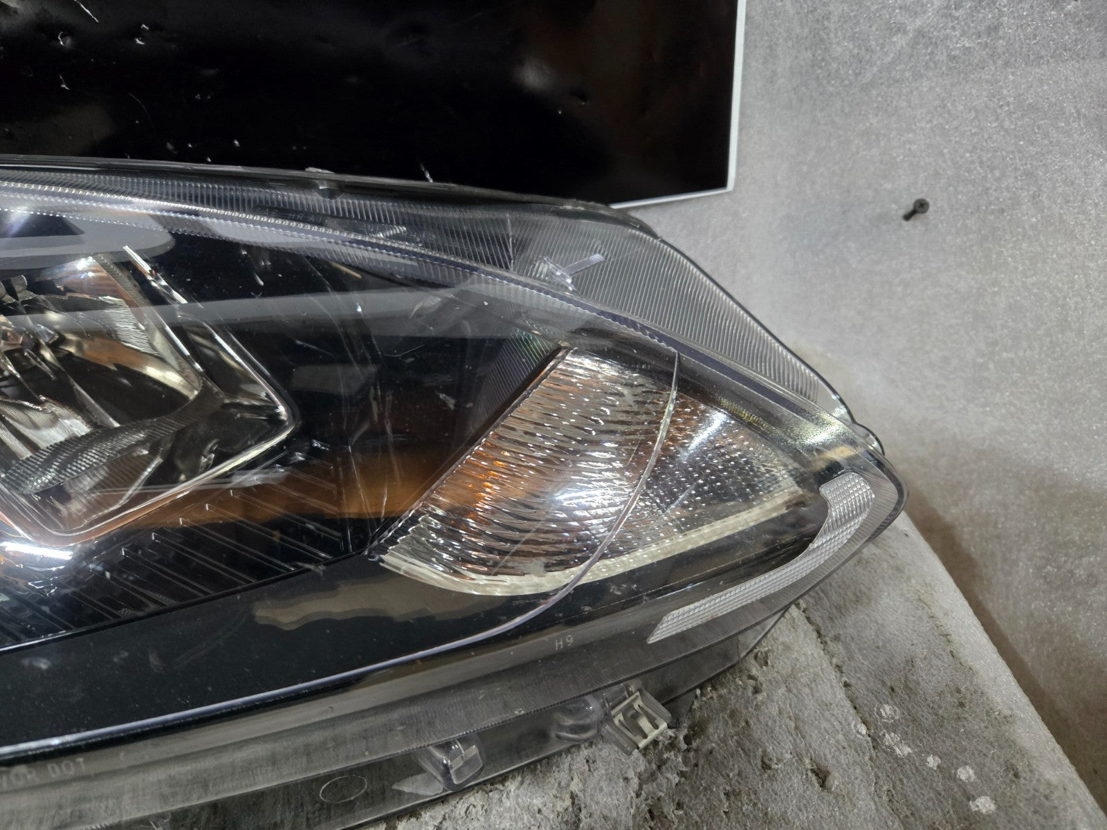 2020 2021 2022 Ford Escape Halogen Headlight Head Light Right OEM LJ6B-13W029-AH